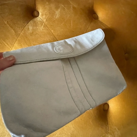 Antonia White Genuine Leather 9” Envelope Clutch Bag - Picture 4 of 10